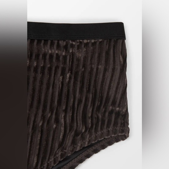 Women’s Cupshe High Wasted Dark Brown Smocked Ribbed Bikini Size Medium - Picture 8 of 15